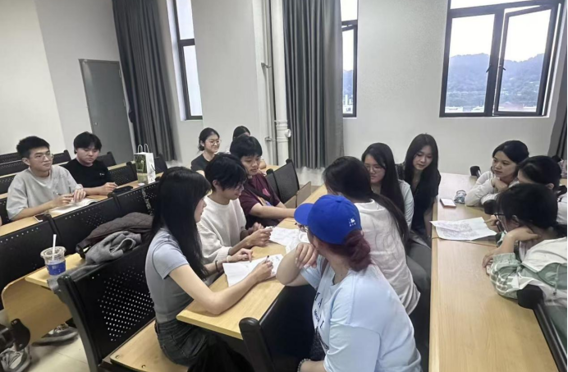 学生工作交流|建筑艺术学院学生会权益部与文艺部召开工作交流会